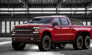 С тех пор как Mercedes-Benz выпустил мамонта Mercedes-Benz G 500 6×6, другие 6-колесные модели вышли на рынок с тюнинг сцены.