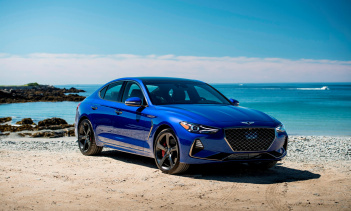 Согласно корейскому автомобильному блогу, наряду с 3D-дисплеем, G70 получит несколько других обновлений, включая обновленную информационно-развлекательную систему, функцию автоматического стояночного тормоза, функцию эко-качения и систему Dynamic AWD