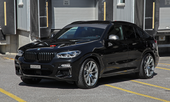 BMW X4 поколения GO2 - SAV купе уверенно позиционирует себя в конкурентной линейке внедорожников-купе со своей мощной полноприводной трансмиссией и сексуальным внешним видом.