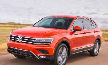 На данный момент эти функции работают только с Siri, поэтому тем, кто пользуется телефонами Android, не повезло.