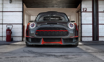 Производство было ограничено всего 2000 экземплярами, поэтому производство нового экстремального, ориентированного на трек Mini уже давно назрело. К счастью, Mini подтвердил, что третий GP John Cooper Works получил зеленый свет для производства и буд