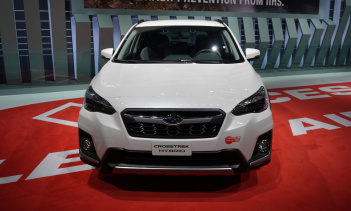 Хотя он официально называется Crosstrek Hybrid, последний кроссовер от Subaru на самом деле получил гибридный подключаемый модуль.