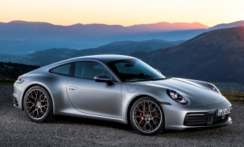 Porsche ждет развития технологии батареи, прежде чем она выпустит самый мощный когда-либо сделанный Porsche 911.