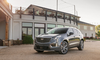 3,6-литровый V6 поставляется с 310 л.с. и 367 Нм крутящего момента. Инженеры также включили прямой впрыск, фазирование распределительного вала, активное управление топливом и функцию автоматического запуска/остановки.