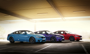 С точки зрения интерьера, BMW M4 Heritage Edition получает эксклюзивный выбор цветов и материалов.