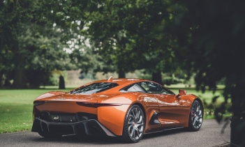 Стало известно, что редкий Jaguar C-X75, используемый в фильме «Джеймс Бонд: Спектр», присоединится к первому аукциону RM Sothebys в Абу-Даби.