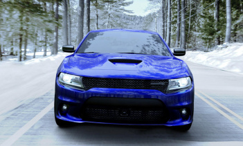 «Большинство людей думают о Chargers и Challengers как о высокопроизводительных мощных автомобилях, которыми они, безусловно, и являются, но они также могут быть всесезонными полноприводными машинами», - говорит глава отдела Passenger Cars FCA по Сев