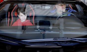 Строители Lamborghini Aventador получают лучший рождественский подарок