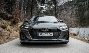 «Я с нетерпением жду каждую новую модель RS, потому что она, несомненно, представляет спортивную вершину линейки Audi», - сказал генеральный директор компании Ханс-Юрген Абт: «Поэтому я очень рад узнать, насколько высоко мы можем поднять планку».