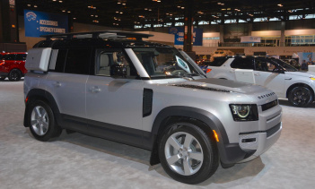 Defender 110 обещает быть таким же привлекательным, как и старые модели. Мы надеемся получить больше информации в ближайшее время, оставайтесь с нами!