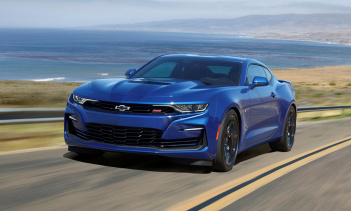 Все модели пакета 1LE Track, кроме ZL1, ранее были доступны только с шестиступенчатой механической коробкой передач. В 2021 году Chevy расширяет доступность 10-ступенчатой автоматической версии для варианта SS. Энтузиасты могут не согласиться с этим 