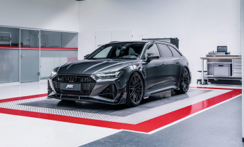 Автомобиль получает спортивные карбоновые детали ABT Aerodynamics, что делает его еще более агрессивным.