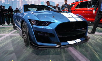 Весь мир в настоящее время охвачен пандемией коронавируса, и США сейчас сильно страдают, особенно в эпицентре вспышки находится Нью-Йорк. Хотя худшее еще впереди, все могло бы быть гораздо хуже, если бы не было изменения даты на Детройтском автосалон