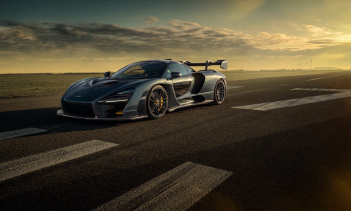 Novitec также предлагает индивидуальные интерьеры для всех транспортных средств. Novitec решил сохранить кузов таким, каким он был, внося изменения только в колеса и двигатель. Тем не менее, если вам нужны дополнительные изменения для одного из пятис