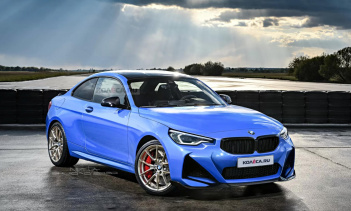 В более привлекательном оттенке синего и золотыми колесами хардкорной модели CS, этот новый дизайна выглядит вполне неплохо.