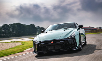 Объявление должно было быть сделано на Женевском автосалоне 2020, который был отменен ранее в этом году. Вместо этого Nissan выбрал дебют на трассе Tazio Nuvolari, месте динамического развития GT-R 50.