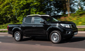 Предварительные рендеры, представленные SB Motorsport, показывают, что готовый проект получит агрессивный обвес, включающий передний сплиттер, заниженную подвеску и большое заднее антикрыло. SB Motorsport планирует завершить Navara-R к концу года. Мы