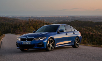 Хотя ни одна из этих моделей не подлежит серьезному обновлению, изменений достаточно, чтобы сохранить их конкурентоспособность. Общим для всех этих моделей является беспроводная система Android Auto, которая, наконец, станет стандартной. В течение мн