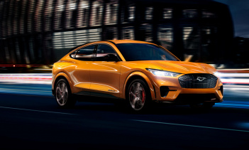 Неудивительно, что повышенное внимание к электромобилям и гибридам является основным фактором этого увеличения благодаря предстоящим запускам, таким как Tesla Cybertruck, Rivian R1T и R1S, возрожденный General Hotors Hummer и Volkswagen ID.4. Ожидает