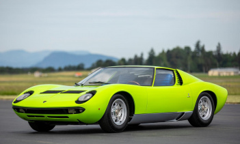 Для спокойствия нового владельца, этот Miura поставляется со счетами от текущего владельца, а также продается с фотографиями из его реставрации. Стоит отметить, что, хотя пробег составляет около 29 000 миль (46400 км), общее количество миль автомобил