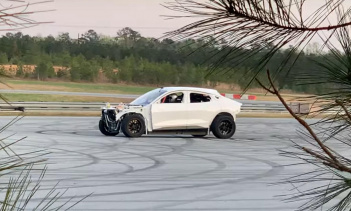 Что это за таинственный Ford Mustang Mach-E