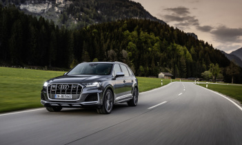 Внешность Audi SQ7 теперь дополнена 20-дюймовыми колесами в стандартной комплектации, а колеса до 22 дюймов доступны в качестве опции.