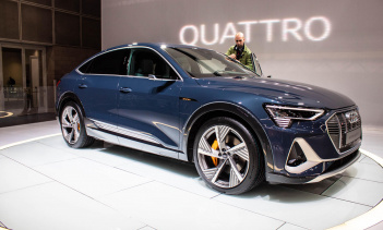 На момент написания этой статьи на сайте выставки не было обновлений со списком компаний-участниц. Мы также ничего не слышали от автопроизводителей о премьераъ в Лос-Анджелесе. Имейте в виду, что до шоу еще три месяца, так что у автопроизводителей ещ