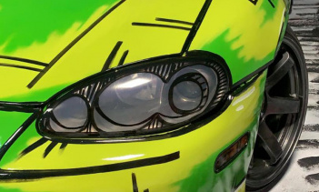 Художник-граффити Кайл Брайс Монтейро, известный под псевдонимом «KBMER», несколько дней назад поразил нас своей индивидуальной окраской для Nissan 350Z, добавив совершенно иное измерение внешнему виду спортивного автомобиля благодаря его дизайну, сд