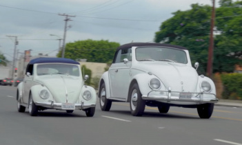 несмываемая маска спрей для волос uniq one all in one lotus flower hair treatment