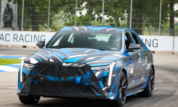 Все еще одетый в заводской камуфляж, CT5-V появился на автошоу в минувшие выходные.