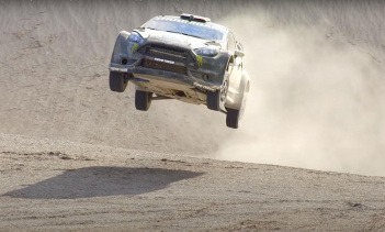 Хотя мы уже знаем, что Блок не появится в следующем видео Gymkhana, мы надеемся, что он рано или поздно вернется, возможно, в автомобиле Mustang Mach-E Rallycross мощностью более 1400 лошадиных сил, построенном Воном Гиттином-младшим.