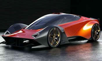 Также не случайно, что концепт совпадает с 50-летием оригинального концепта Zero, который дебютировал на автосалоне в Турине в 1970 году. Если бы только Lancia отметил годовщину концепта новой моделью специального выпуска. Lancia Stratos дебютировал 