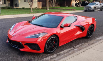 Это не первый раз, когда мы видим, что 2020 Chevrolet Corvette продается с минимальным пробегом, и не последний. Но для тех, кто думал, что те первые владельцы C8 были безумно жадными, прося где-то около 150 000 долларов, знайте следующее: мы никогда