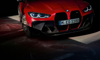 Внутри мы видим новое рулевое колесо, элементы отделки из карбона, накладки на пороги и потрясающие ковшеобразные сиденья. Независимо от того, что вы думаете об общем эффекте, нельзя отрицать, что этот улучшенный M3 имеет действительно смелый внешний