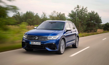 Одним из самых успешных автомобилей Volkswagen является красивый Tiguan, кроссовер премиум-класса, который покорил рынок своим стильным дизайном, впечатляющими ходовыми характеристиками и качеством сборки. Поступивший в продажу в 2016 года, автомобил