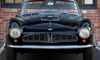 Еще одним фактором, который обычно играет роль в продажной цене классических автомобилей, является оригинальность, но это не играет большой роли в этом конкретном списке, поскольку цена продолжает расти, несмотря на комплексную реставрацию, которая п