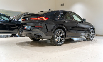 104053 Оклейка пленкой BMW X6, защита салона и черная решетка Iconic Glow