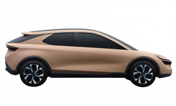 Было принято решение начать все заново, и Фарли сыграл в этом огромную роль. Фарли посоветовал дизайнерам использовать Mustang в качестве вдохновения. Прежде всего, он призвал их покинуть свои зоны комфорта. В это время Хакетту и Фарли пришла в голов