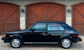 Шелби согласился, и одним из его творений стал Dodge Shelby Omni GLHS 1986 года. Этот горячий хэтчбек представлял собой модифицированную версию Omni GLH, также модифицированного Shelby, что расшифровывалось как «Goes Like Hell». GLHS, что очень умест