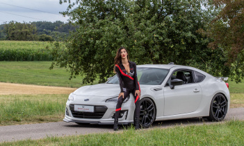 Под капотом все осталось без изменений, что означает, что вы получаете стандартный 2,0-литровый оппозитный двигатель без наддува, производящий 200 лошадиных сил и 204 Нм крутящего момента. Мощность передается на задние колеса через шестиступенчатую м