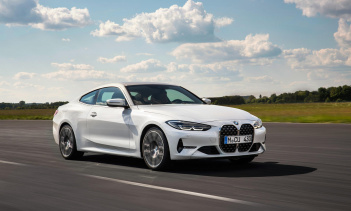 Крыша M Carbon не только помогает снизить вес, но и снижает центр тяжести автомобиля для большей маневренности. Наряду с M340i и M440i эта крыша также будет опциональной для дизельных M340d xDrive и M440d xDrive. Оба автомобиля также предназначены то