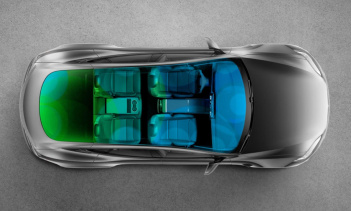 Tesla уже предлагает PowerPack и более крупный MegaPack для потребителей коммунальных услуг, а с 2015 года продает домашнюю аккумуляторную систему Powerwall частным клиентам. В следующем году Tesla приобрела SolarCity, производителя и установщика сол