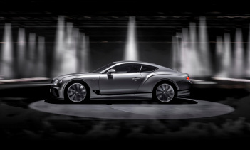 Даже до того, как в 2030 году Bentley станет брендом, выпускающим только аккумуляторные батареи, вся его модельная линейка будет включать только подключаемые гибриды и электромобили с аккумуляторной батареей.