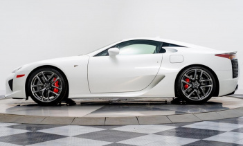 К сожалению, все, что мы собираемся показать в данный момент, - это одно темное изображение, но силуэт ясно виден.