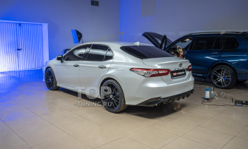 105650 Тюнинг заднего бампера Тойота Камри 70 (3,5 л)