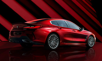 Коллекционное издание 8-й серии, созданное на основе 840i M Sport, доступно в четырех ярких цветах BMW Individual, подчеркивающих элегантность автомобиля - Aventurine Red, Azurite Black, Davit Grey, and Tanzinite Blue с хромированными вставками. Двух