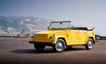 Оригинальный Karmann Ghia представлял собой купе/кабриолет 2+2, продаваемый с 1995 по 1974 год. Его основой стал VW Beetle, но этот великолепный кузов был разработан итальянским дизайнерским домом Carrozzeria Ghia. Нынешний генеральный директор VW Ра