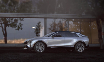 Харви сделал эти комментарии на автосалоне в Шанхае, который проводится на этой неделе. Хотя мы не знаем, сколько мощности может иметь Lyriq с V-образным значком, стандартная модель может похвастаться 340 лошадиными силами, крутящим моментом 440 Нм и