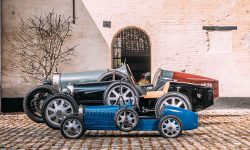 Несмотря на то, что он предназначен для детей, Baby II достаточно большой, чтобы взрослые могли с ним поиграть. Как и с оригиналом, будет построено всего 500 экземпляров, каждый с индивидуальными спецификациями. С тех пор, как Baby II был представлен