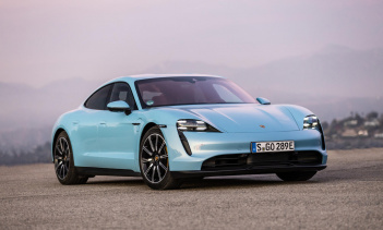 Опираясь на платформу PPE, совместно разработанную Porsche и Audi, новый электромобиль Porsche будет располагаться ниже Porsche Taycan и будет стоить около 50 000 фунтов стерлингов (5,2 млн рублей).